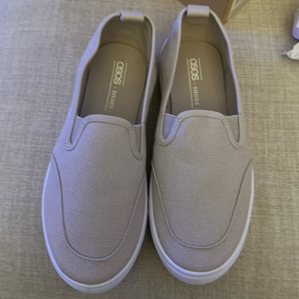Light Grey ASOS DESIGN Dexter slip on plimsolls
